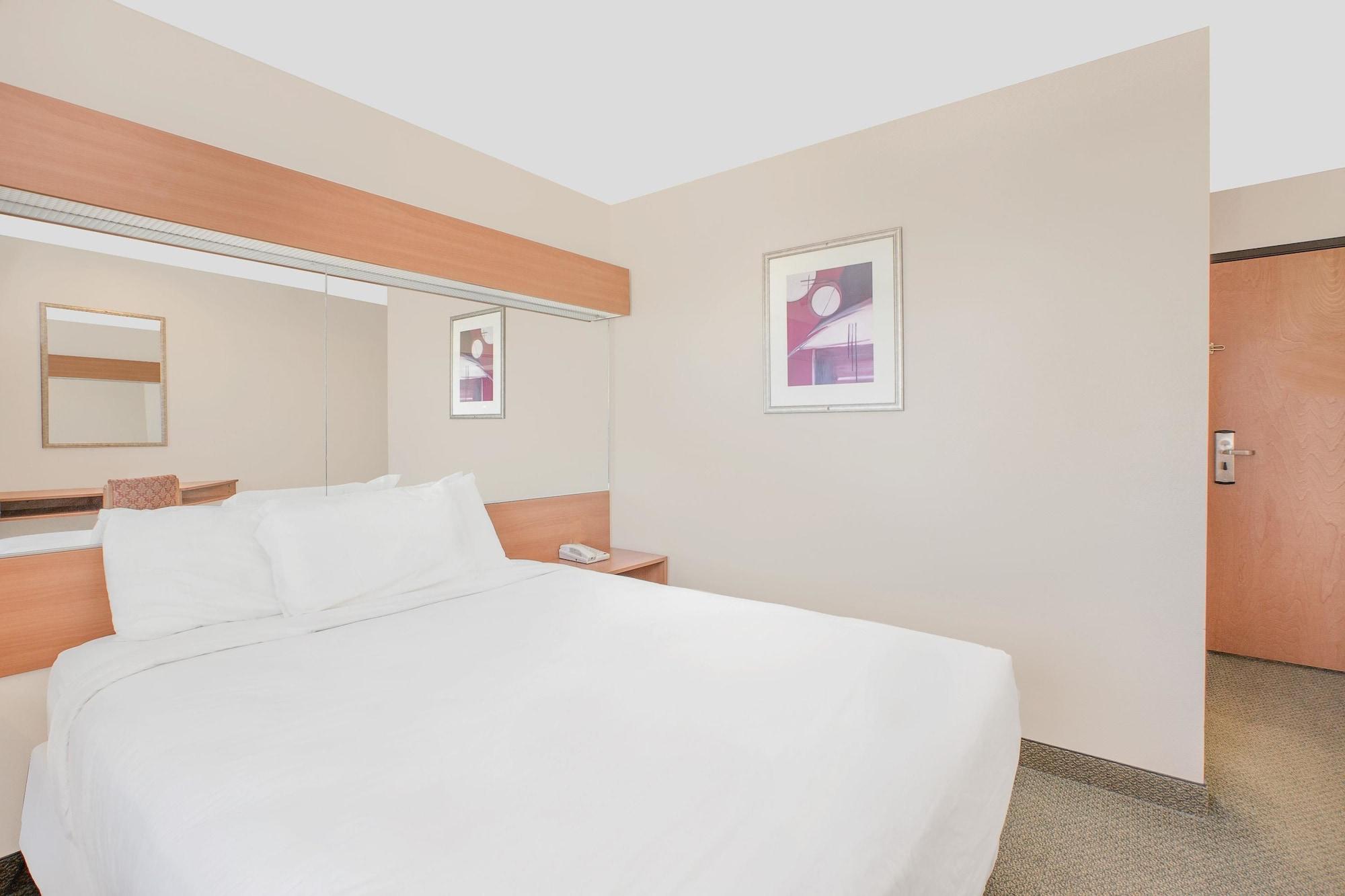 Microtel Inn & Suites By Wyndham Colfax Luaran gambar