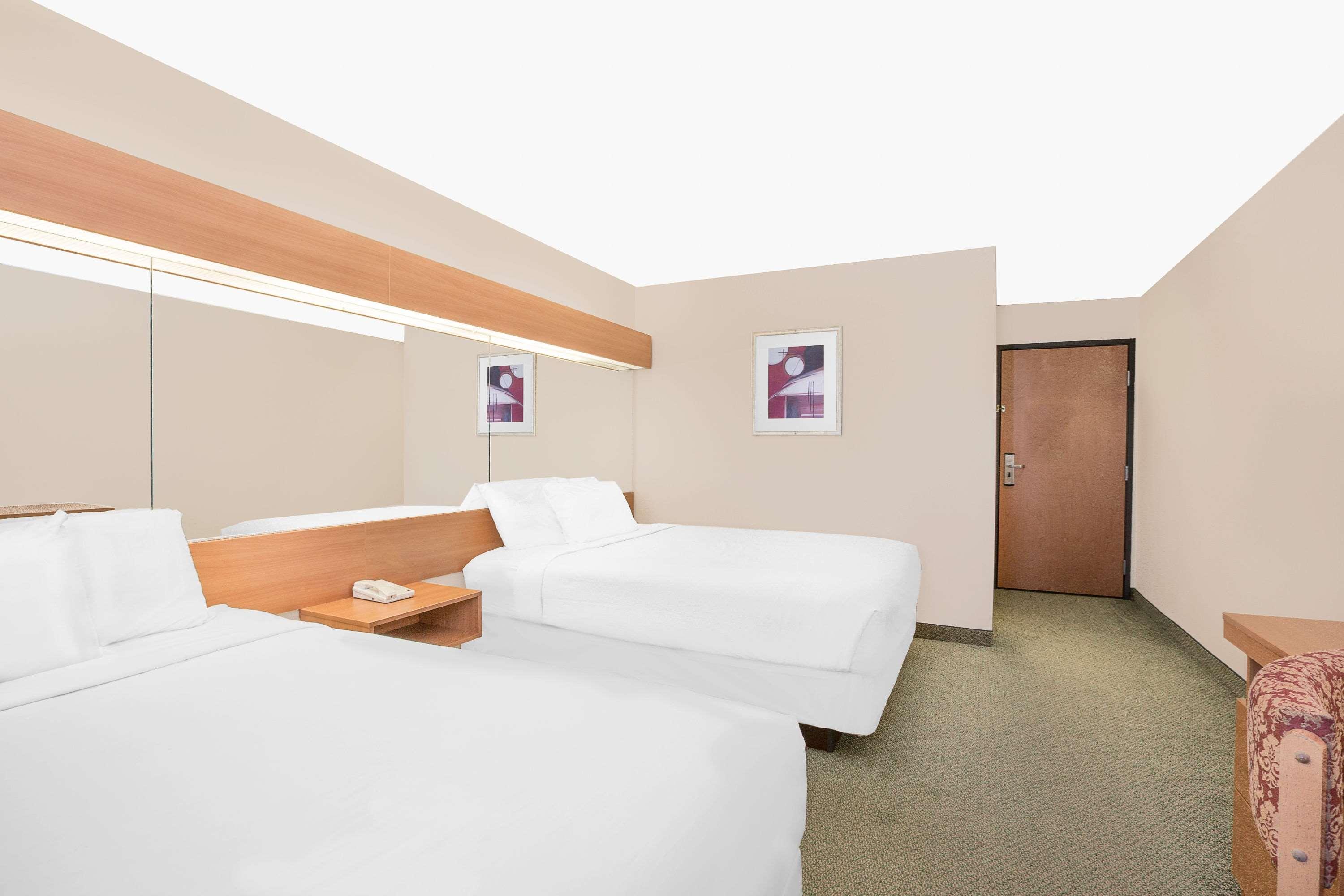 Microtel Inn & Suites By Wyndham Colfax Luaran gambar